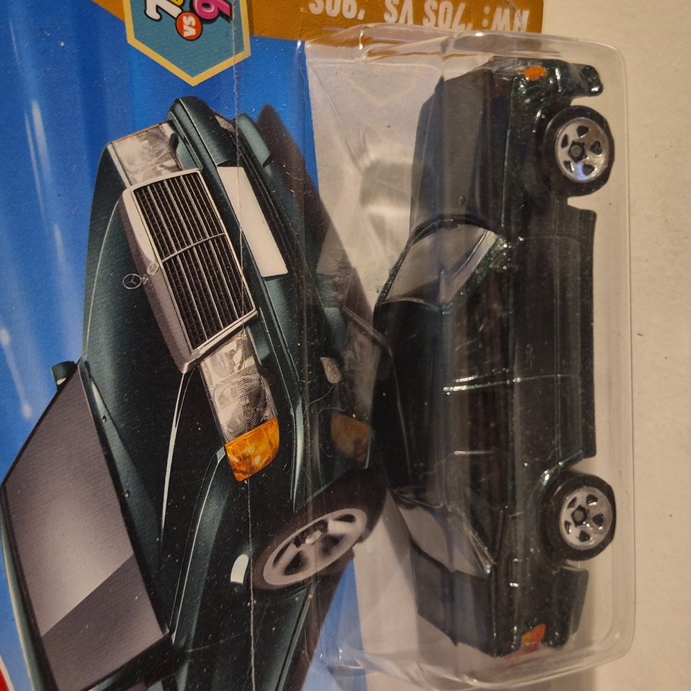 D4 Hot Wheels Mercedes Benz 500 E short card  shipping protector